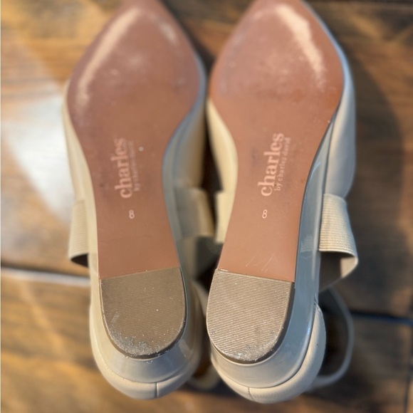 Charles by Charles David Low Wedge Sandal in Nude w/elastic ankle wrap. Size 8 - Picture 9 of 9